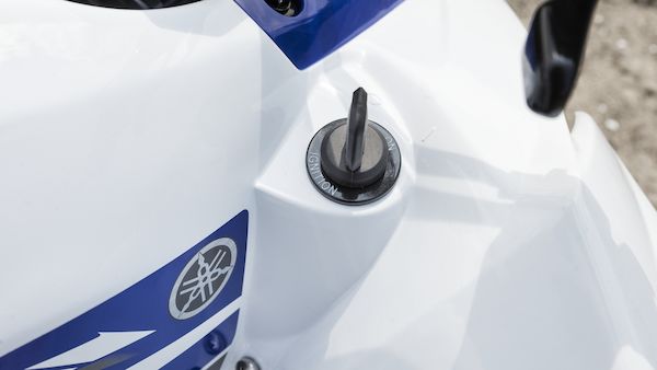 YFM250R-EU-Racing-Blue-Detail-002
