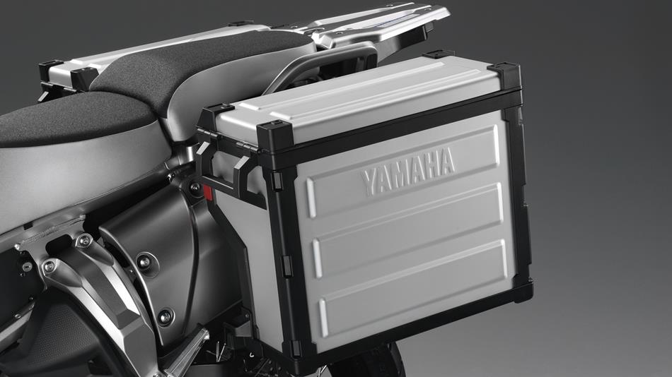 2014-Yamaha-XT1200Z-Super-Tenere-EU-Matt-Grey-Detail-005-osob