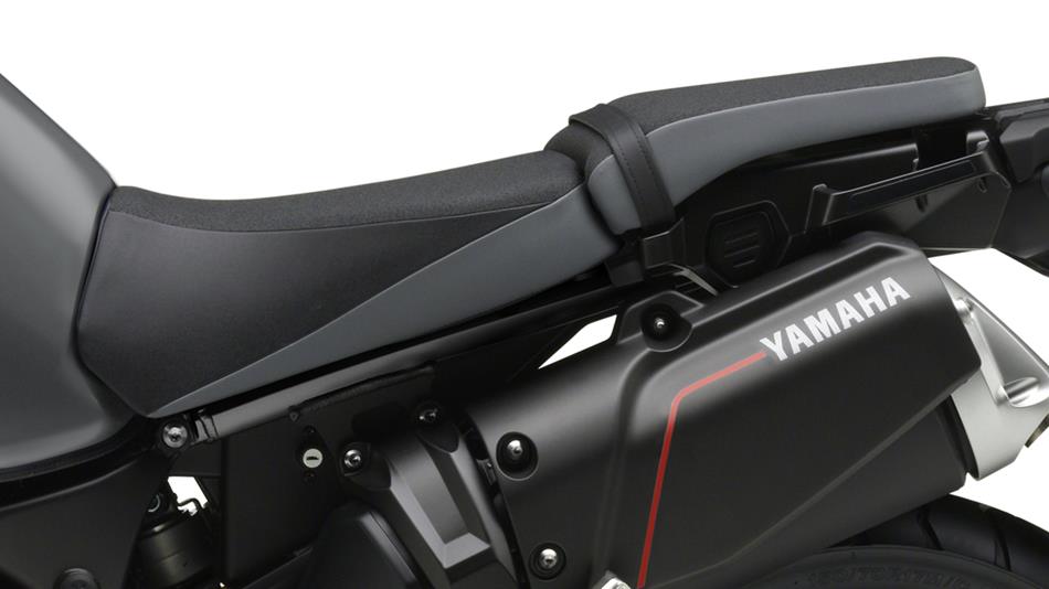 2014-Yamaha-XT1200Z-Super-Tenere-EU-Matt-Grey-Detail-007-osob
