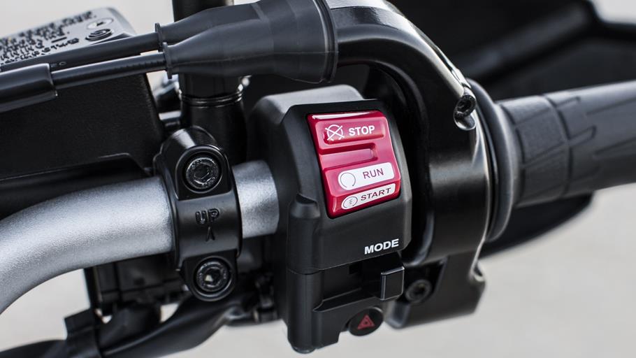 2014-Yamaha-XT1200ZE-Super-Tenere-EU-Competition-White-Detail-006_gal_full.jpg (910×512)