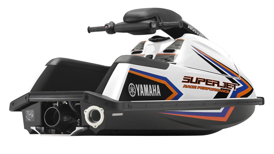 2016-Yamaha-SuperJet-EU-Pure-White-with-Orange-and-Blue-Detail-003-osob